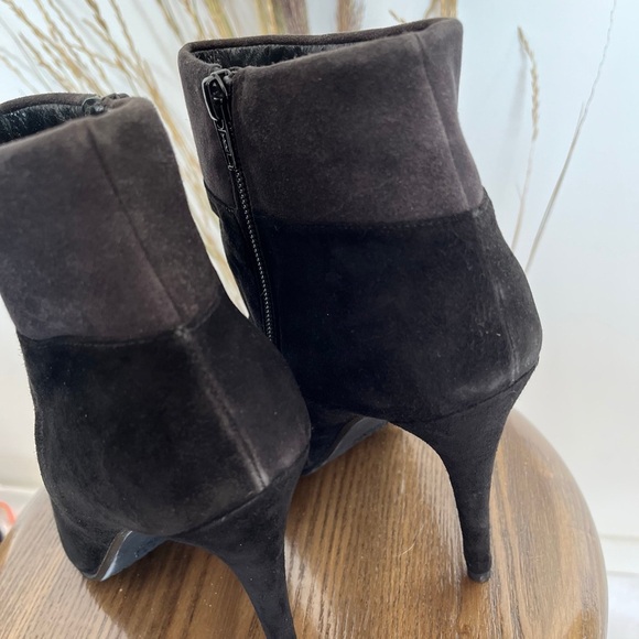 Stuart Weitzman Black Suede Ankle Boots size 10 - Picture 6 of 6